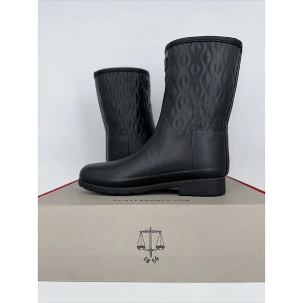 Hunter Original Refined Short Vertical Quilt Black Rain Boots US 8‎ WFS2238RMA